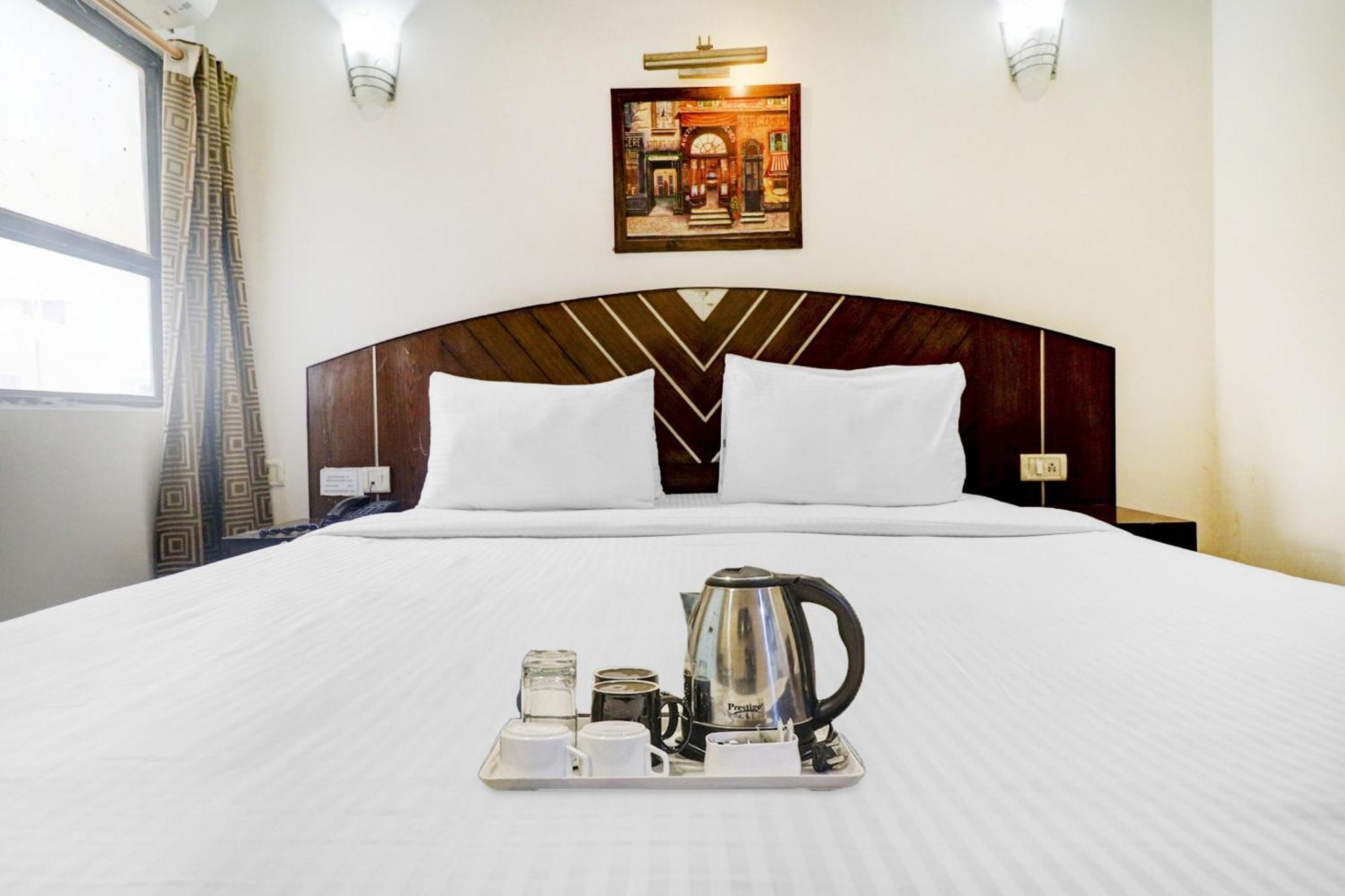 Hotel Townhouse 517 La Sapphire Near Delhi Airport Nueva Delhi Exterior foto